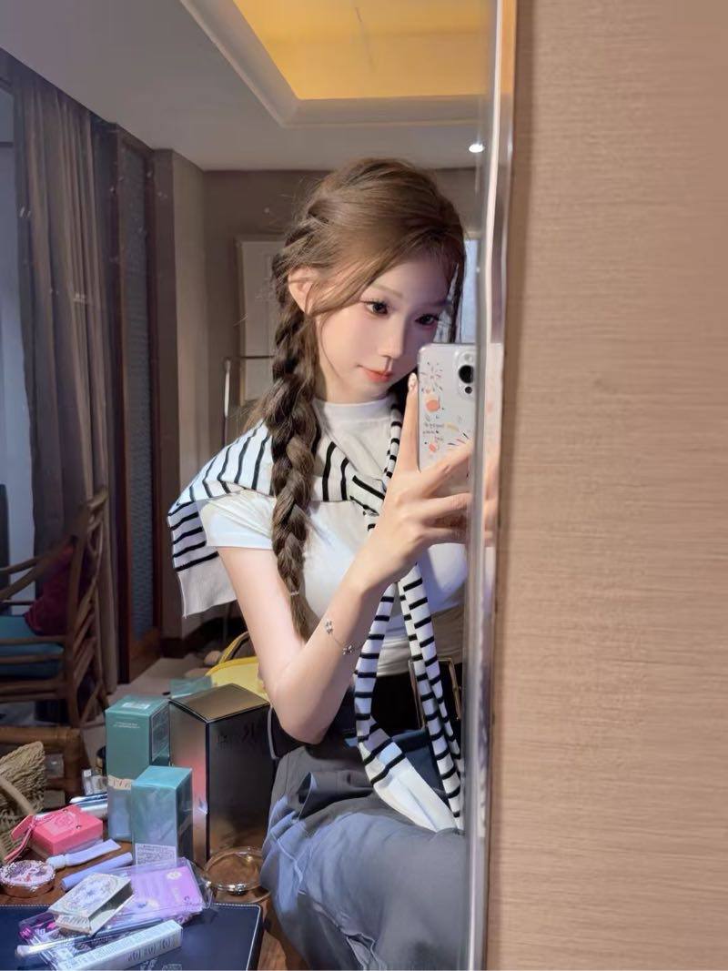 广州外围-大三在读学妹-生活照-6.jpg