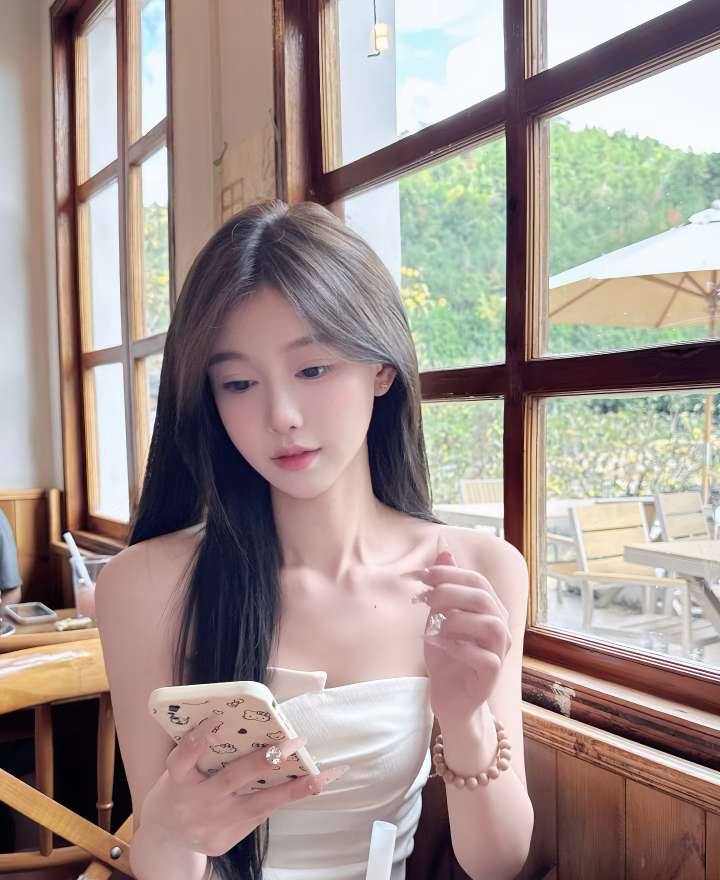 上海外围-颜值天花板名媛-生活照-2.jpg