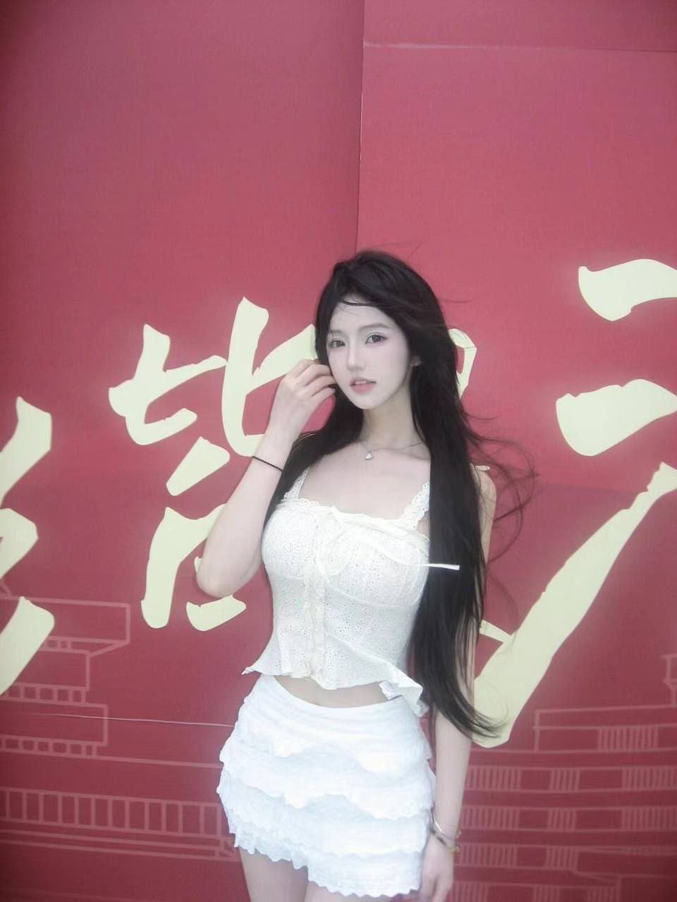 深圳外围-清纯甜美学妹-生活照-2.jpg
