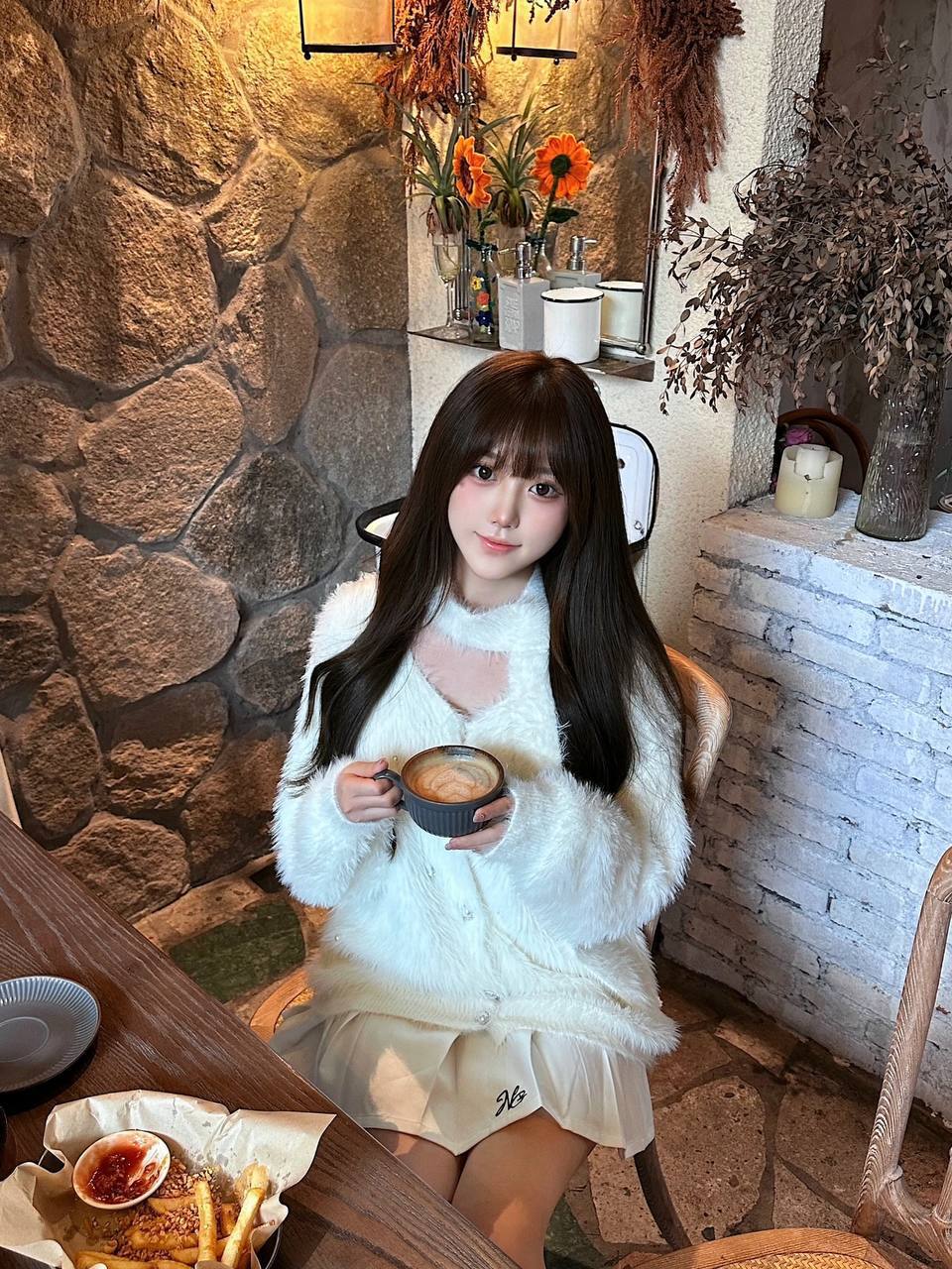 广州品质外围-纯欲甜妹-生活照-3.jpg