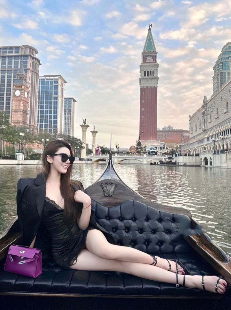 北京外围-新丝路签约模特