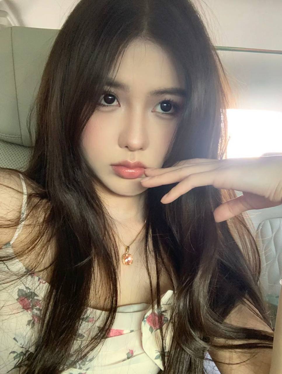 广州外围-爱笑的甜美女孩