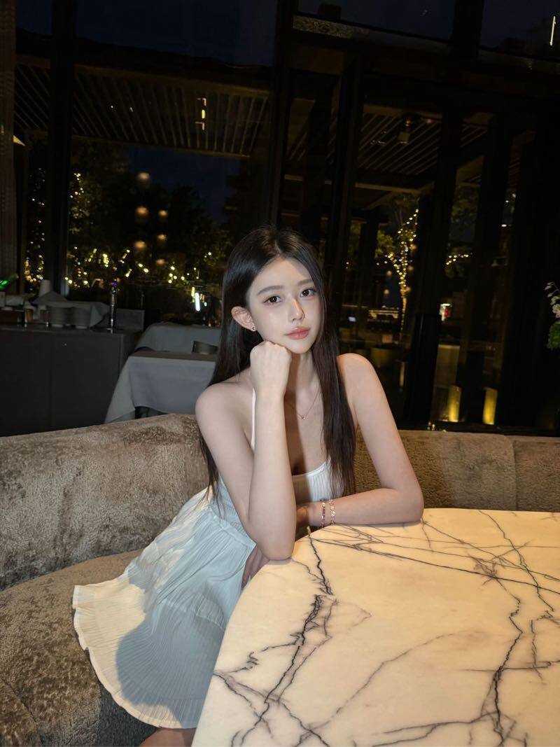 广州品质外围-清纯气质大蜜-生活照-3.jpg