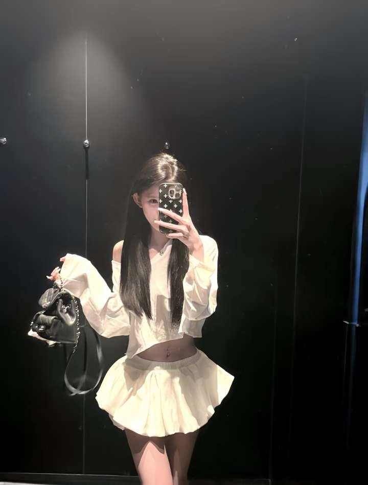 青岛外围-极品新人学生妹