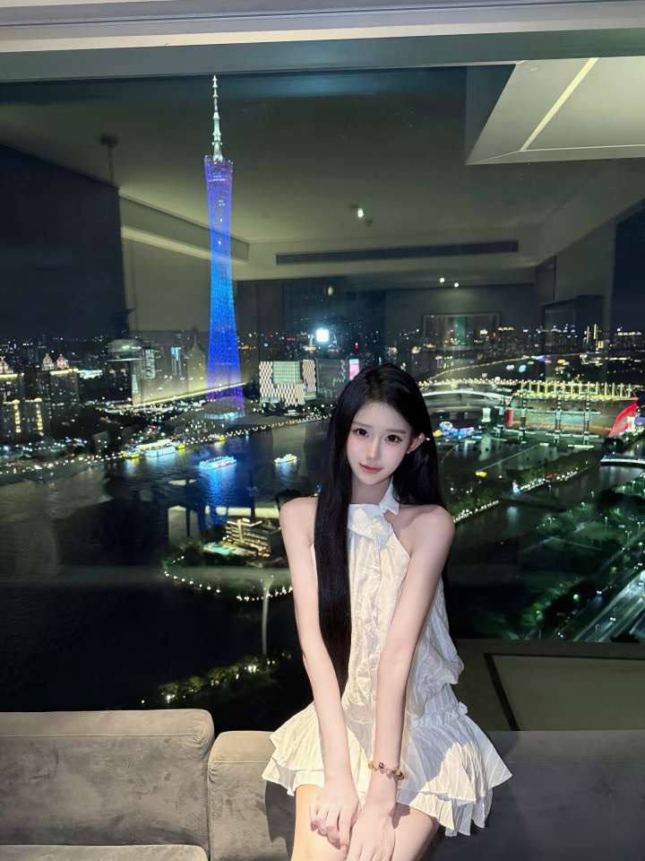 青岛外围-极品新人学生妹