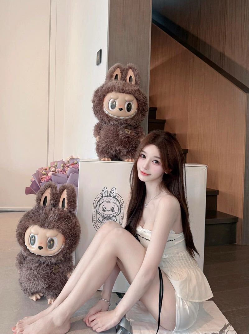 青岛外围-完美花瓶身粉嫩学妹