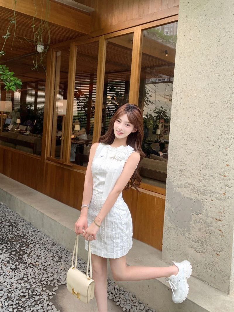 青岛外围-全身雪白小寶貝