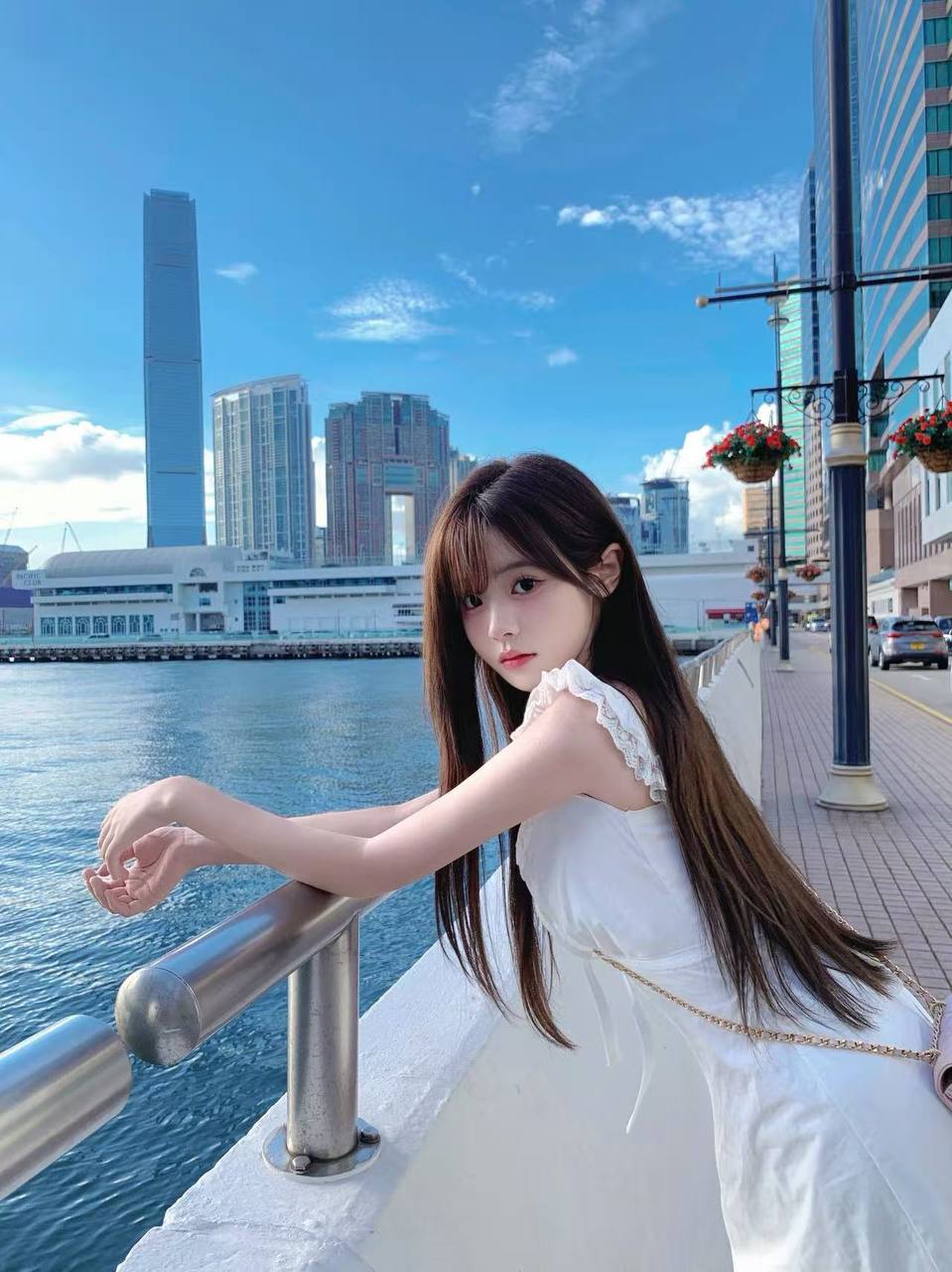 上海外围-06年学生妹童颜巨乳