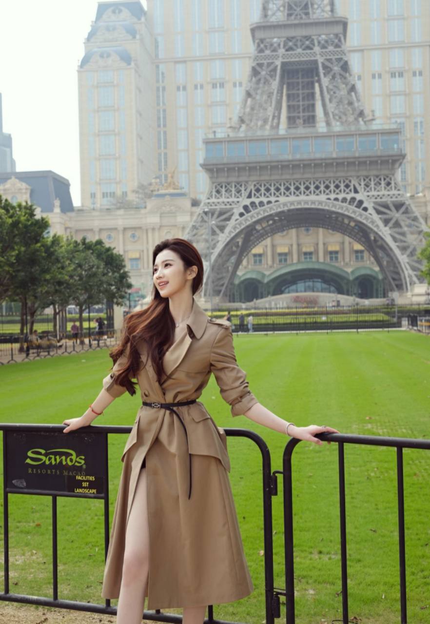 上海外围-气质模特-皮肤細膩白皙