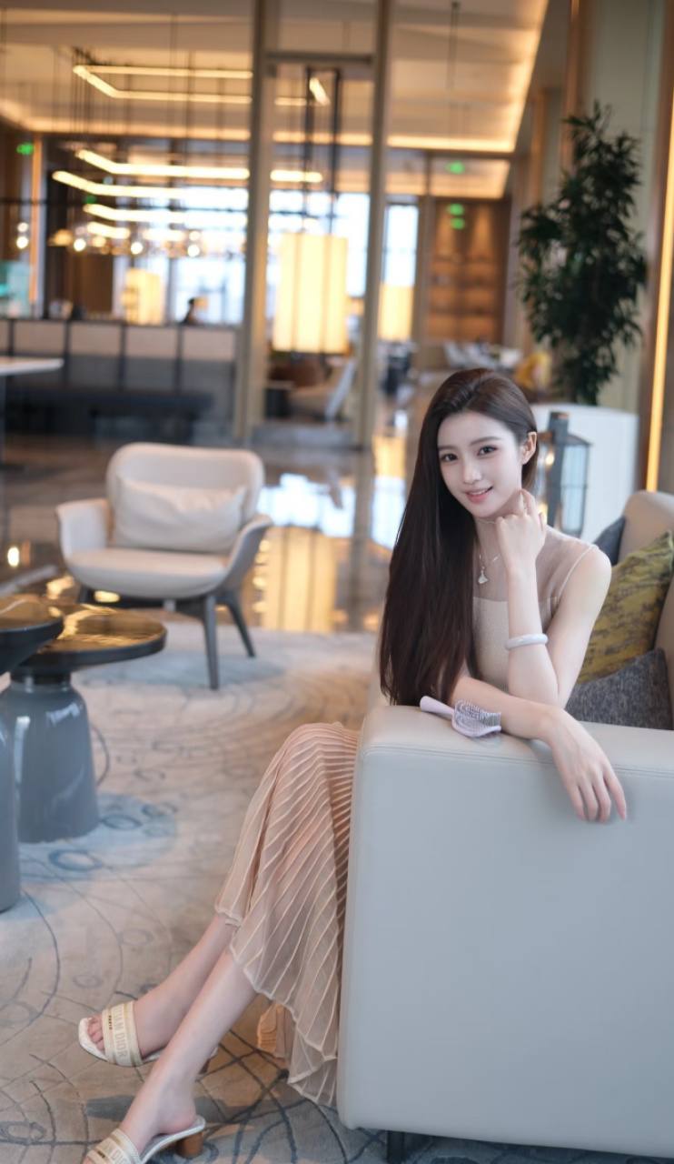 上海外围-气质模特-皮肤細膩白皙