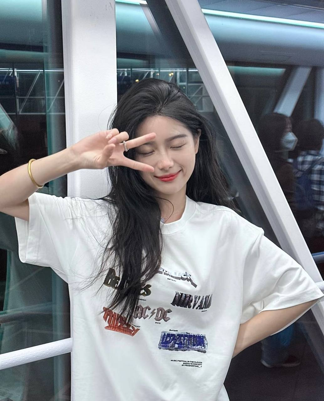 上海外围-05年学妹清新甜妹