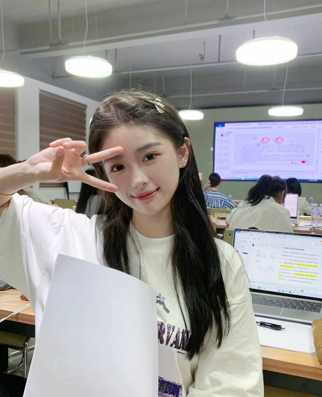 上海外围-05年学妹清新甜妹