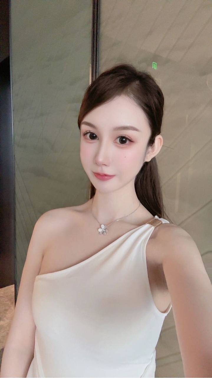 深圳外围-无瑕疵谈吐举止优雅大蜜