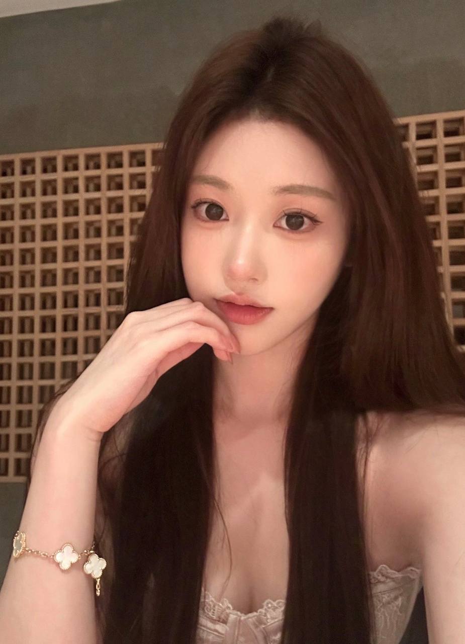 上海外围-肤如凝脂气质大蜜