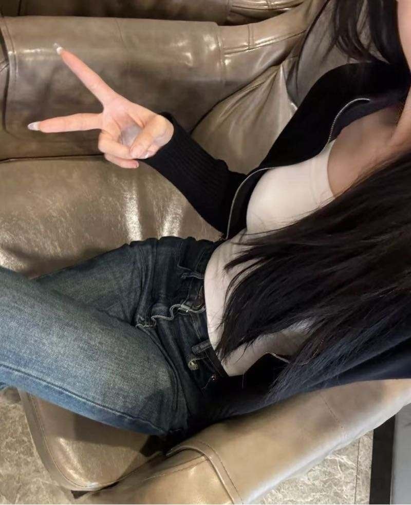 沈阳外围-03年初恋女友极品小白