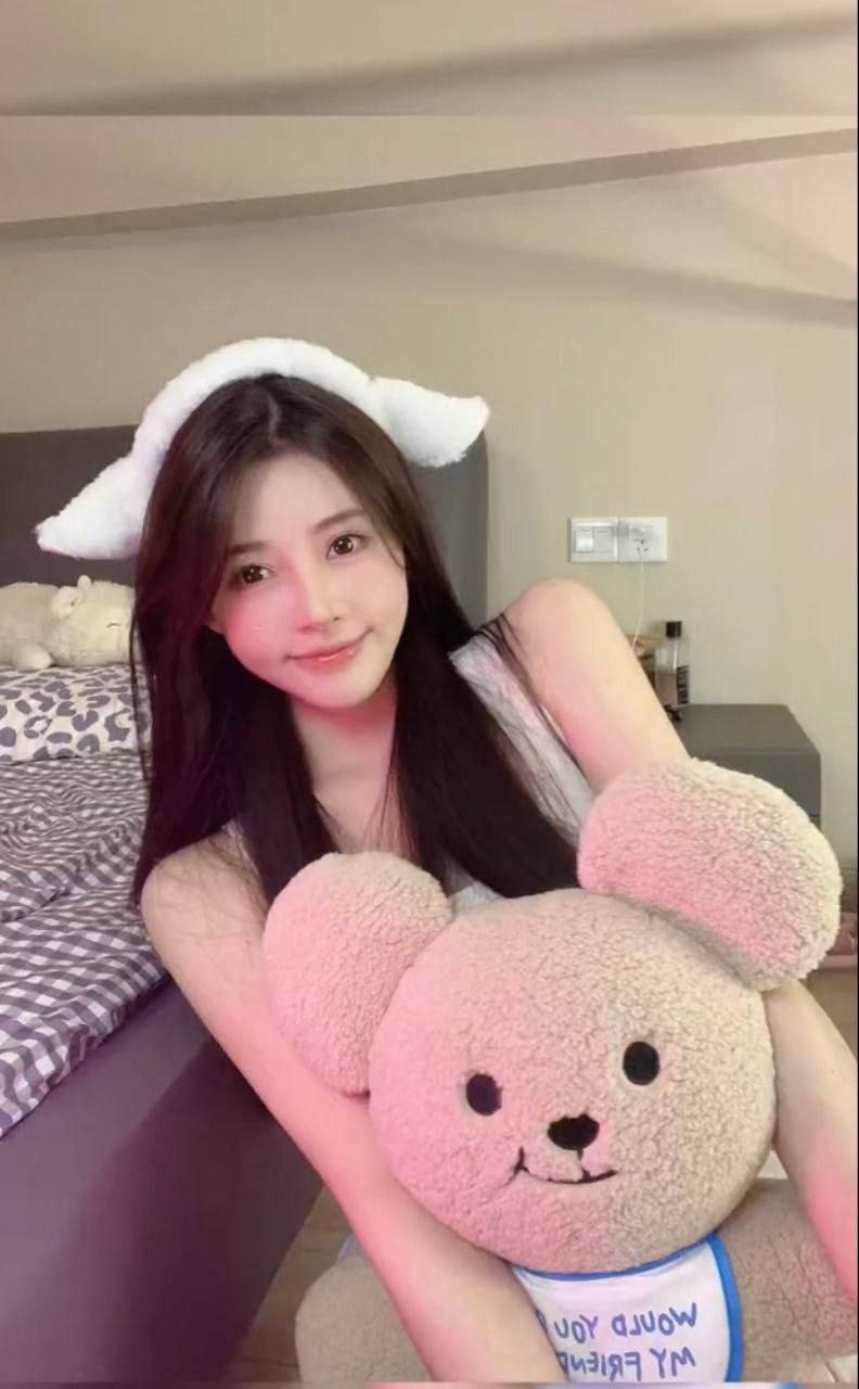 香港外围-笑容活潑甜美-身材性感大蜜