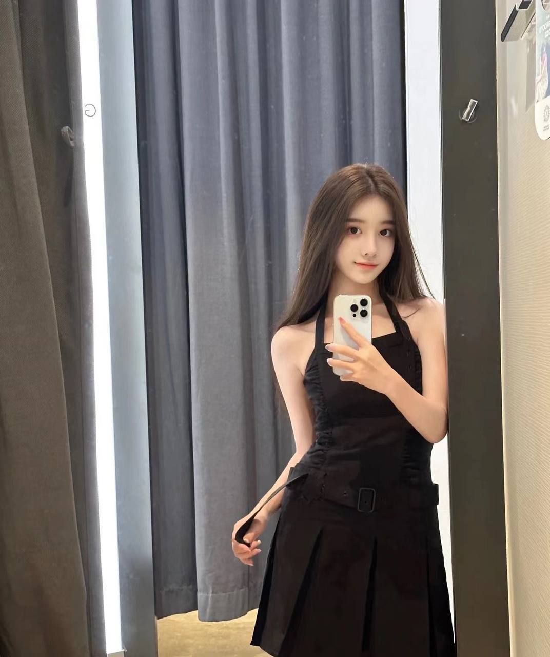 香港外围-笑容活潑甜美-身材性感大蜜