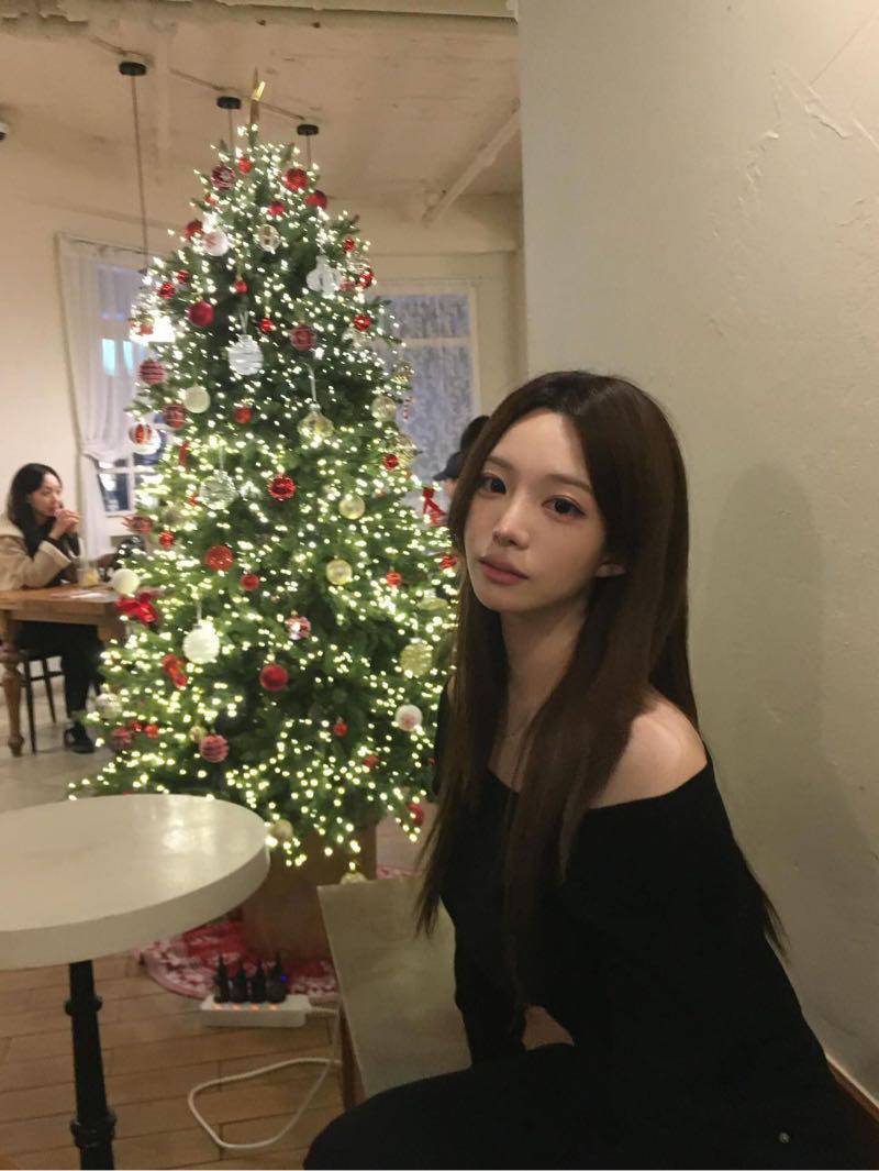 广州外围大圈-清纯大白花气质学生兼职