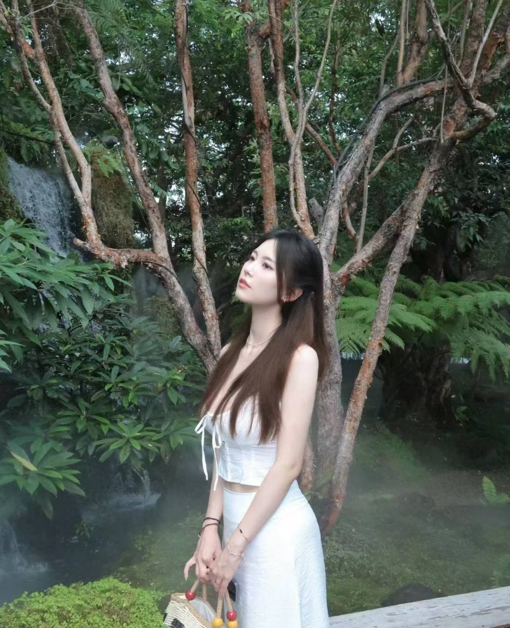 广州外围大圈-纯御学生妹声音甜美