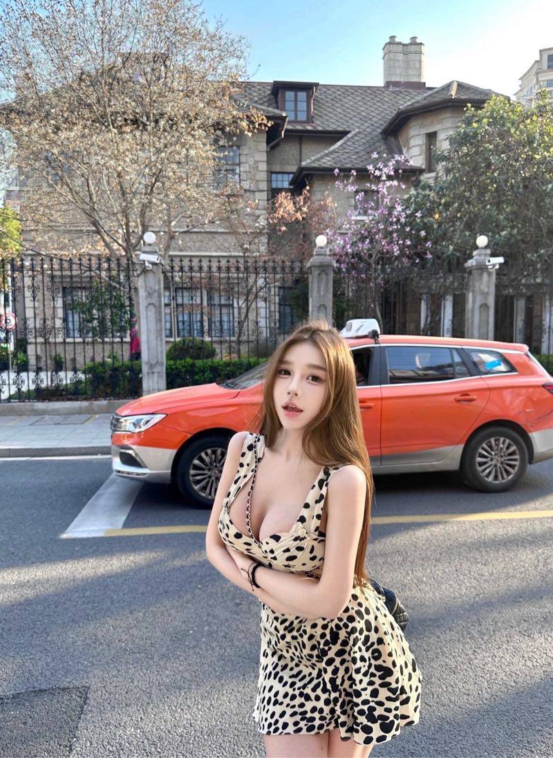 深圳外围-中俄混血网红211院校毕业生