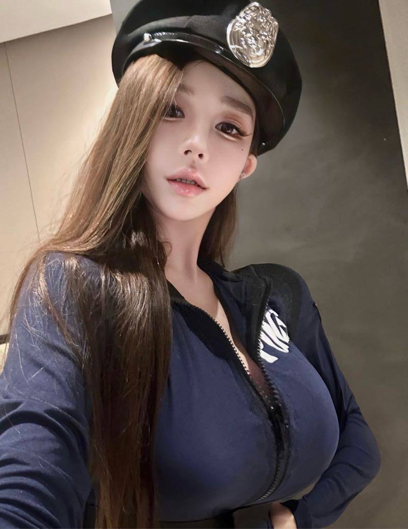 深圳外围-中俄混血网红211院校毕业生