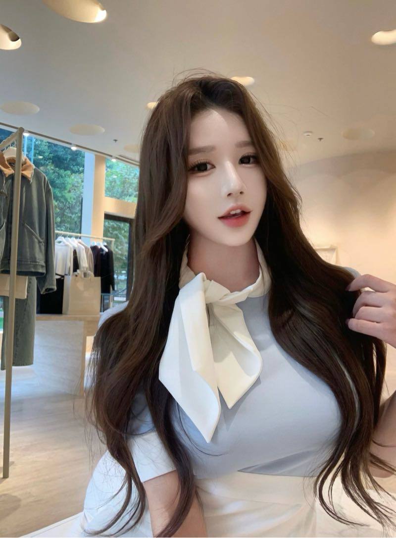 深圳外围-中俄混血网红211院校毕业生