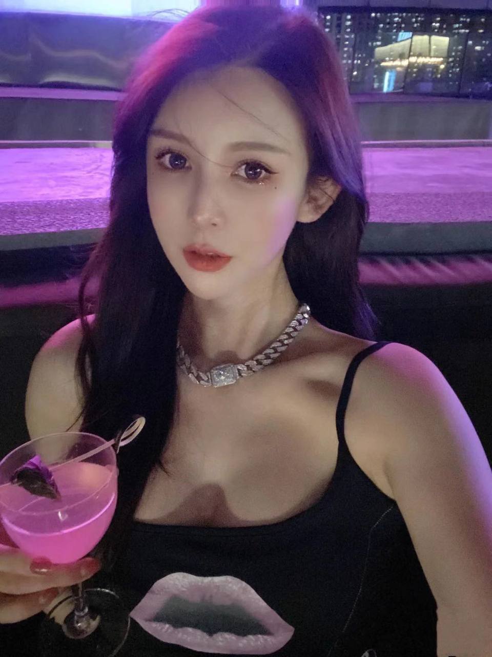 上海外围-温柔如水皮肤细腻御姐