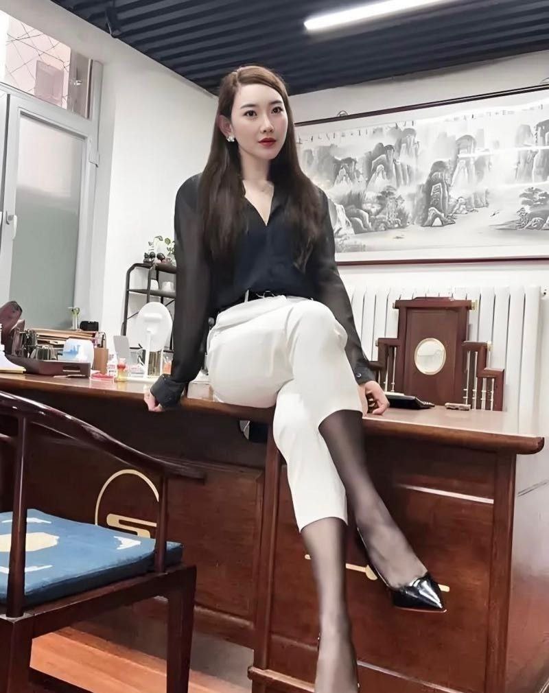 北京外围-品牌服装店老板娘-御姐