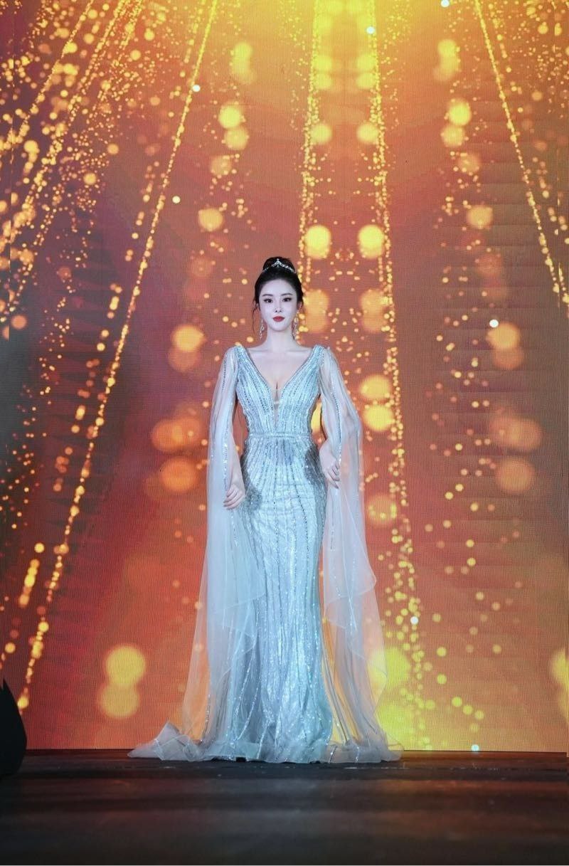 北京外围-丰满妩媚极品性感女神-艺人