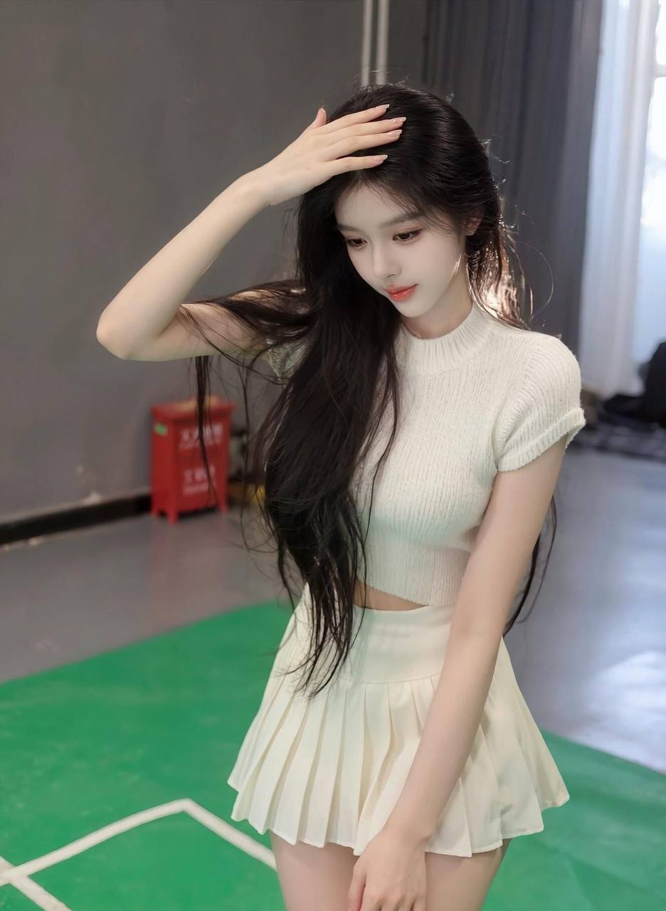 上海外围- 04年高学历兼职模特