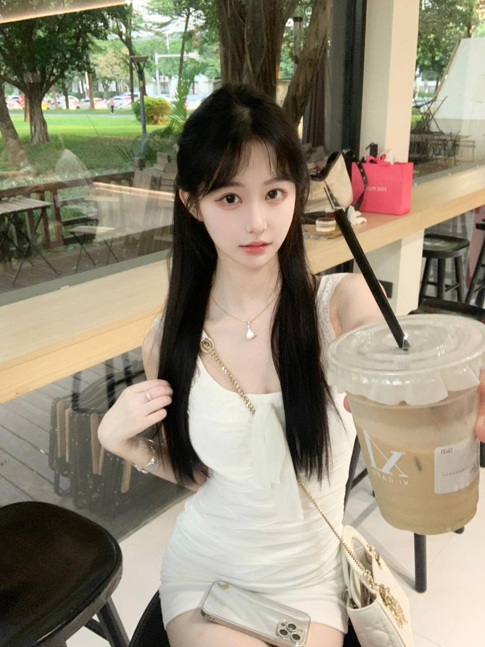 上海外围-极品清纯甜美学生款