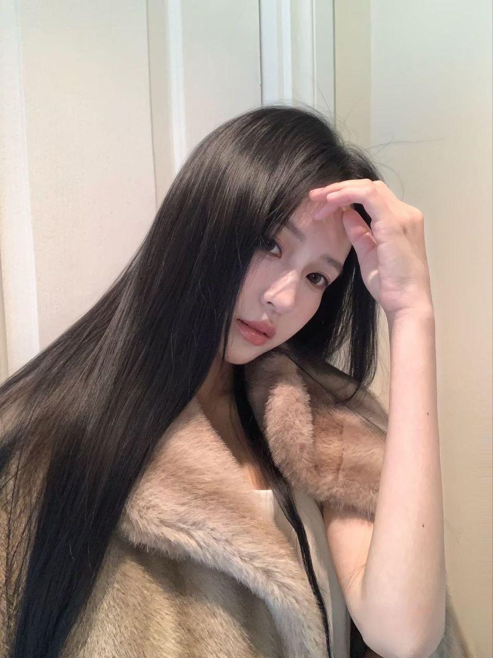 上海外围-播音主持人兼职模特皮肤超级白