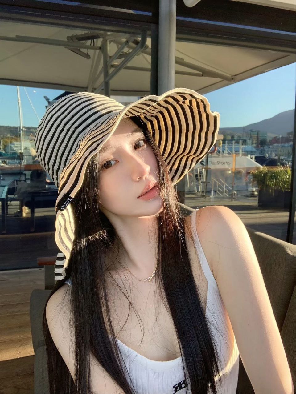 上海外围-播音主持人兼职模特皮肤超级白