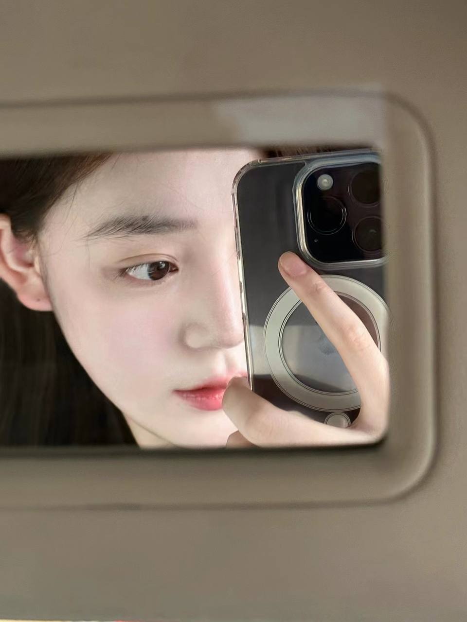 上海外围-04年冷白皮身体柔软