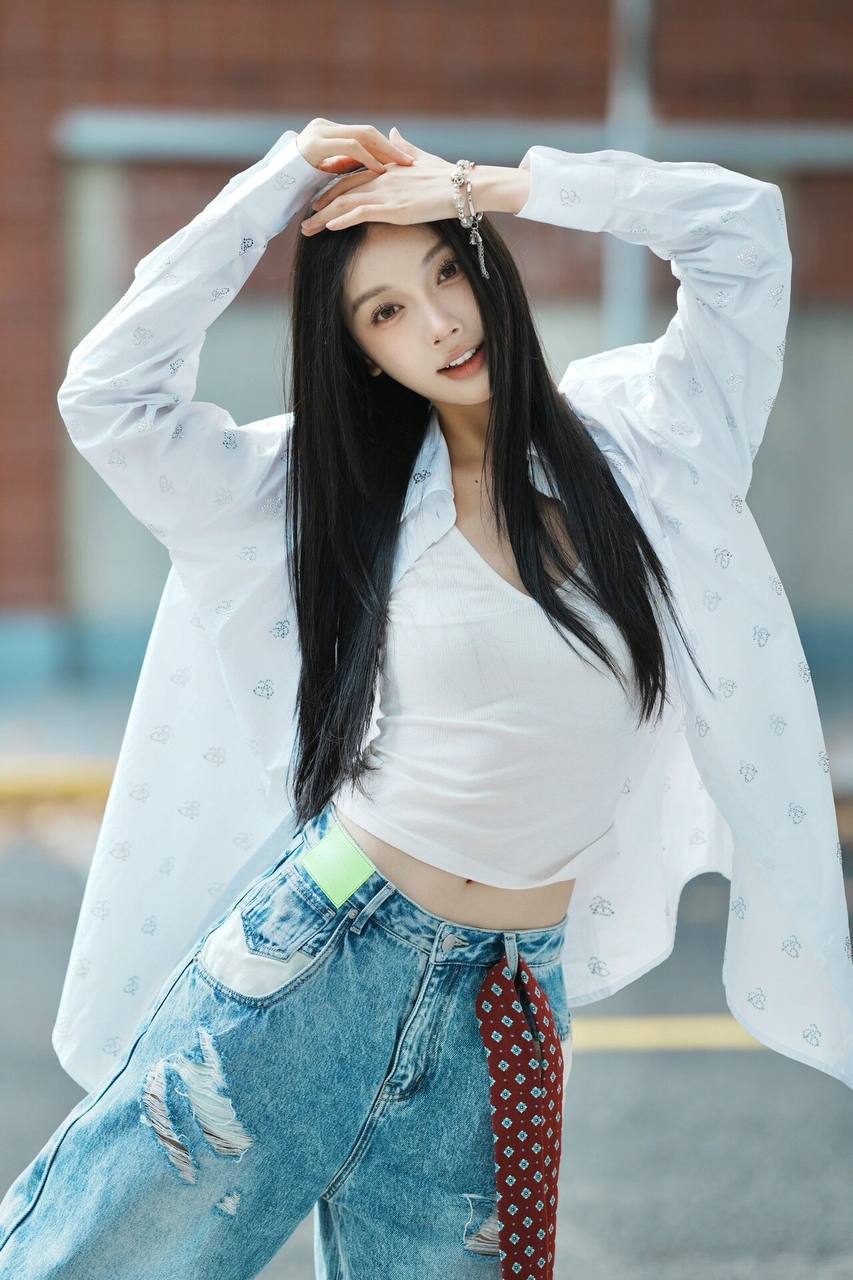 上海外围-极品白小纯舞蹈演员