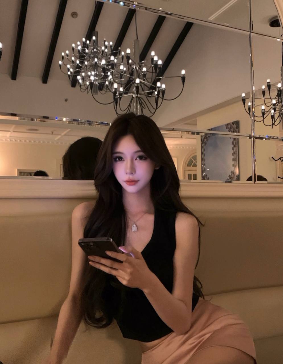 上海外围-气质大蜜皮肤雪白细腻