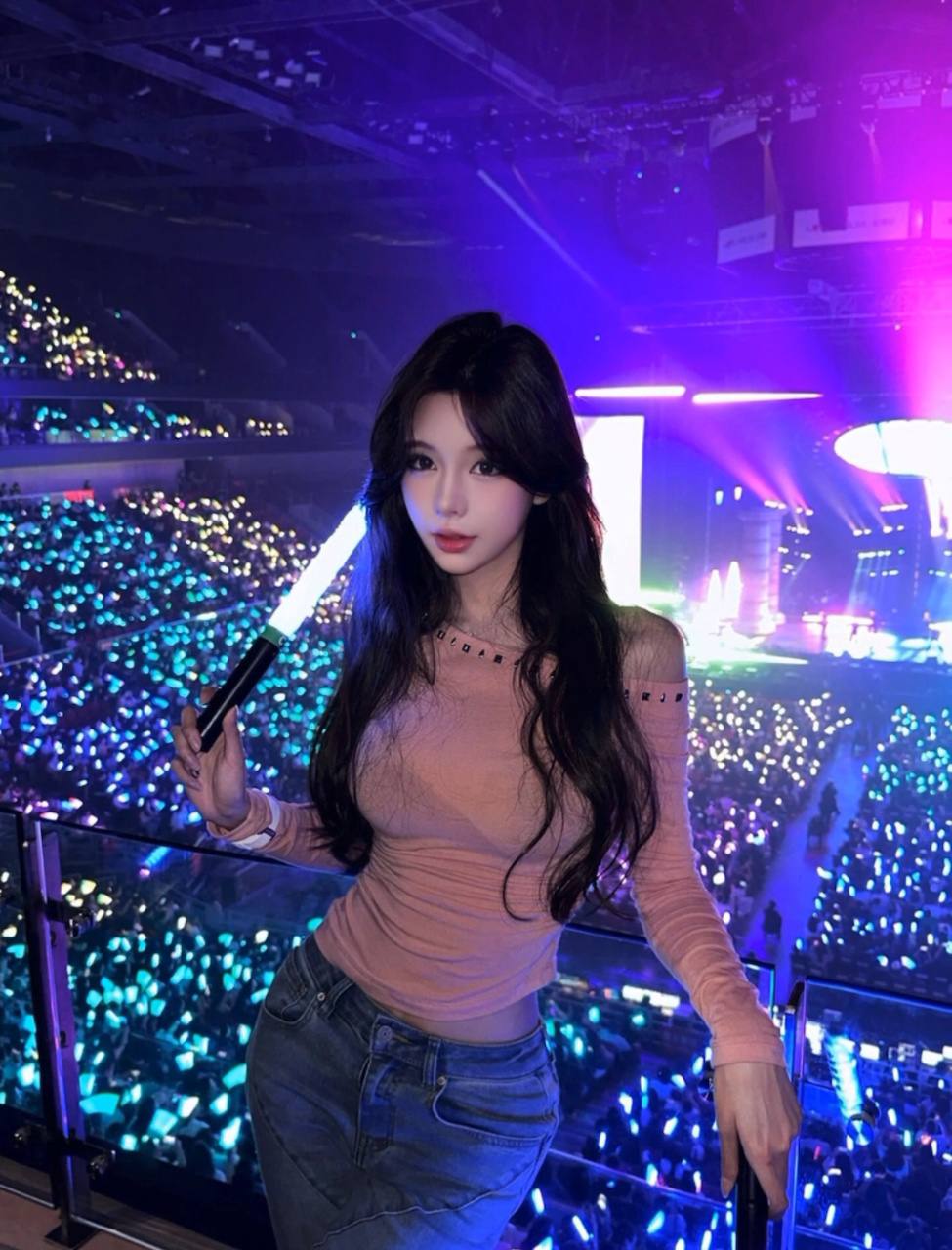 上海外围-气质大蜜皮肤雪白细腻