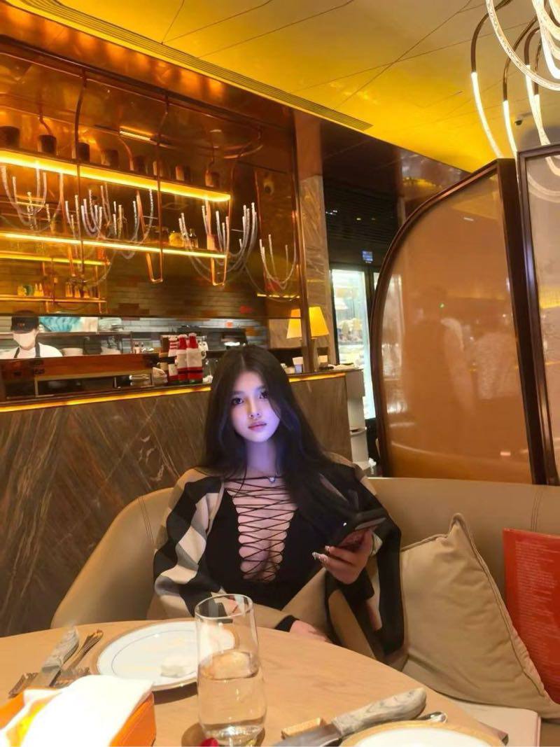 深圳外围-微胖新人小极品