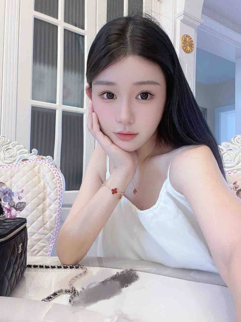  北京外围大圈-新疆汉族女孩-艺术生