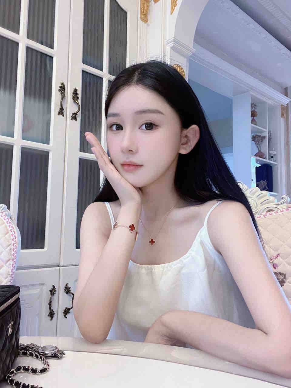  北京外围大圈-新疆汉族女孩-艺术生