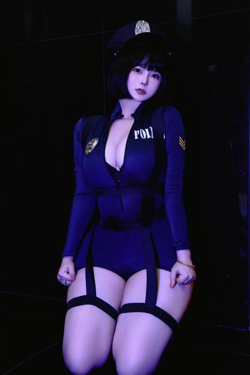 上海外围-巨臀短发巨乳博主