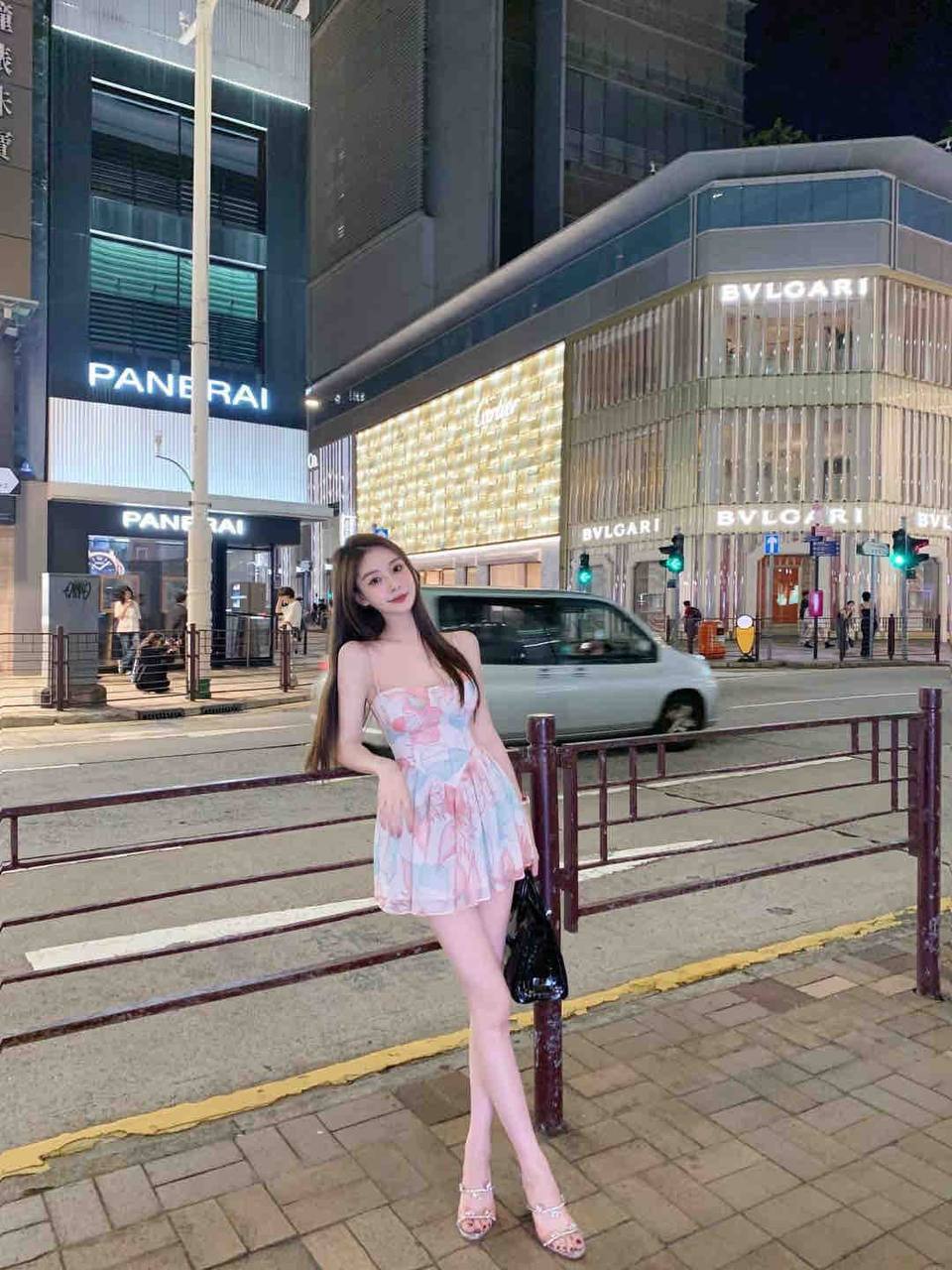 杭州外围-街拍女孩