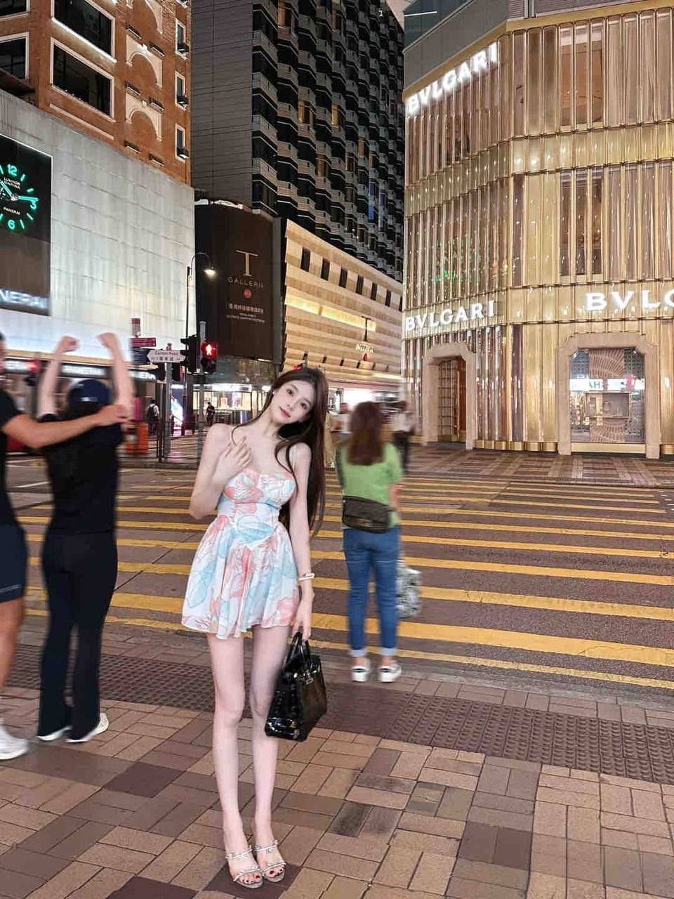 杭州外围-街拍女孩