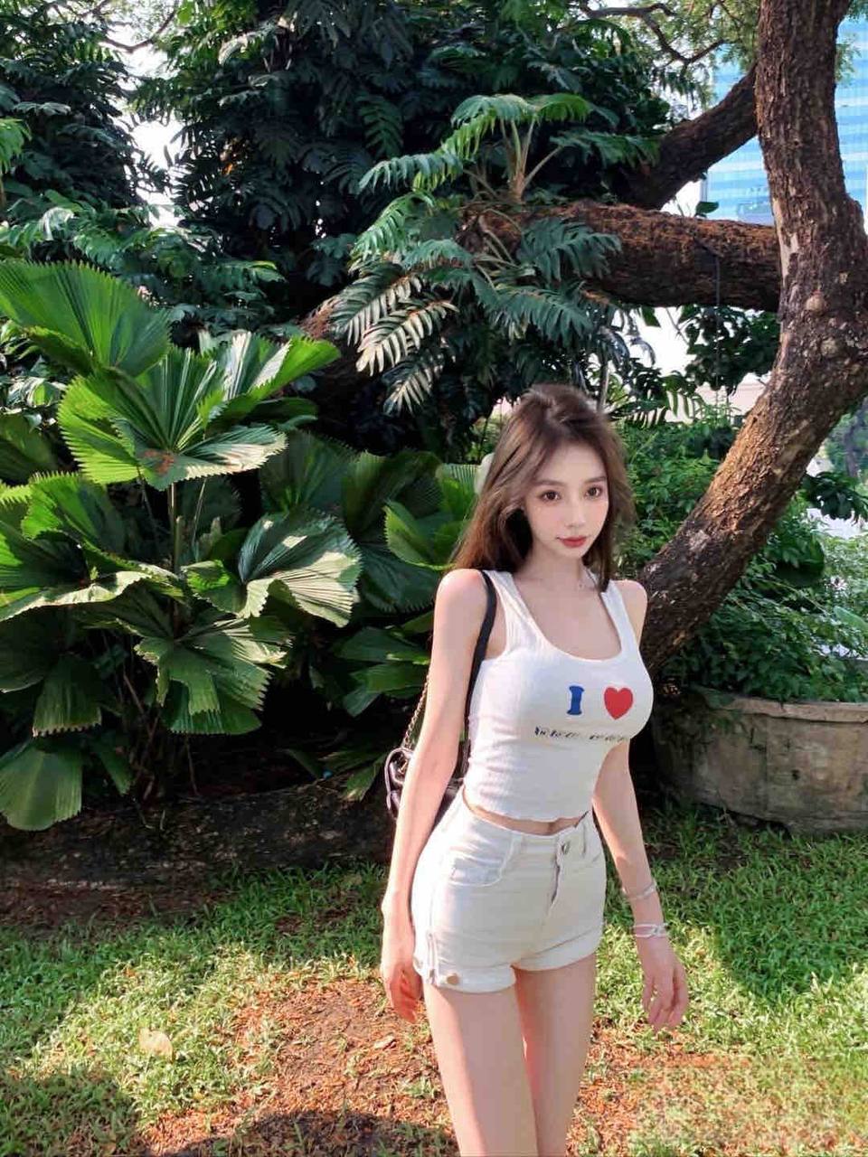 杭州外围-街拍女孩