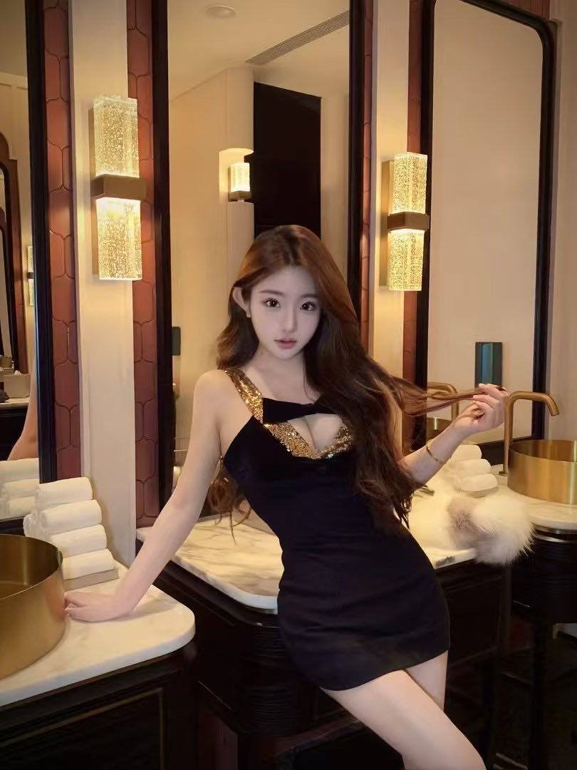 深圳外围-童颜巨乳初恋女友感