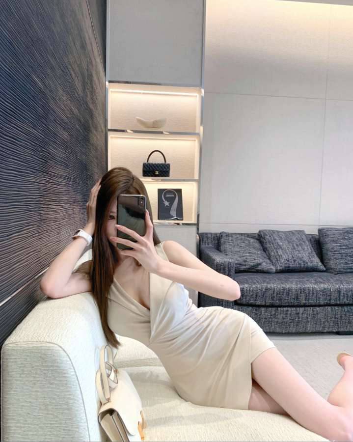 深圳外围-北京广播学院学姐美妆博主