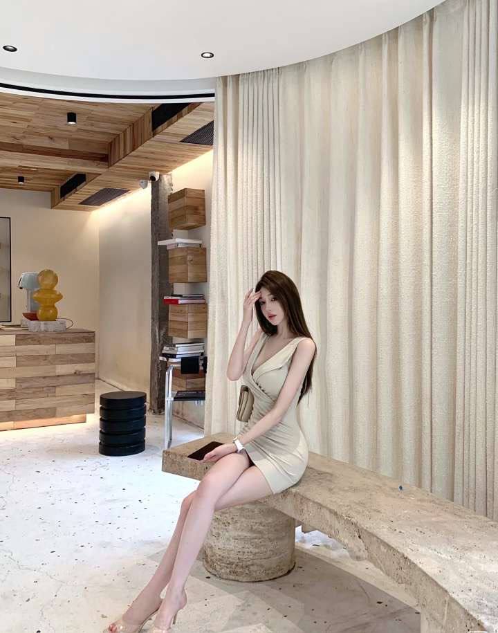 深圳外围-北京广播学院学姐美妆博主