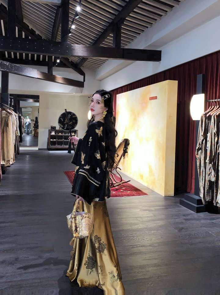 南京外围-日料店老板娘 御姐少妇 