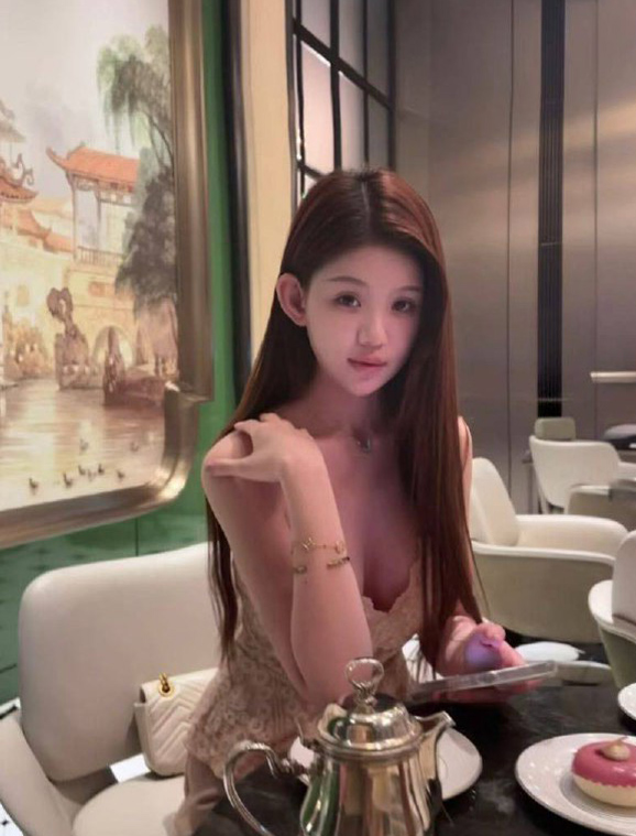 广州外围-服装模特