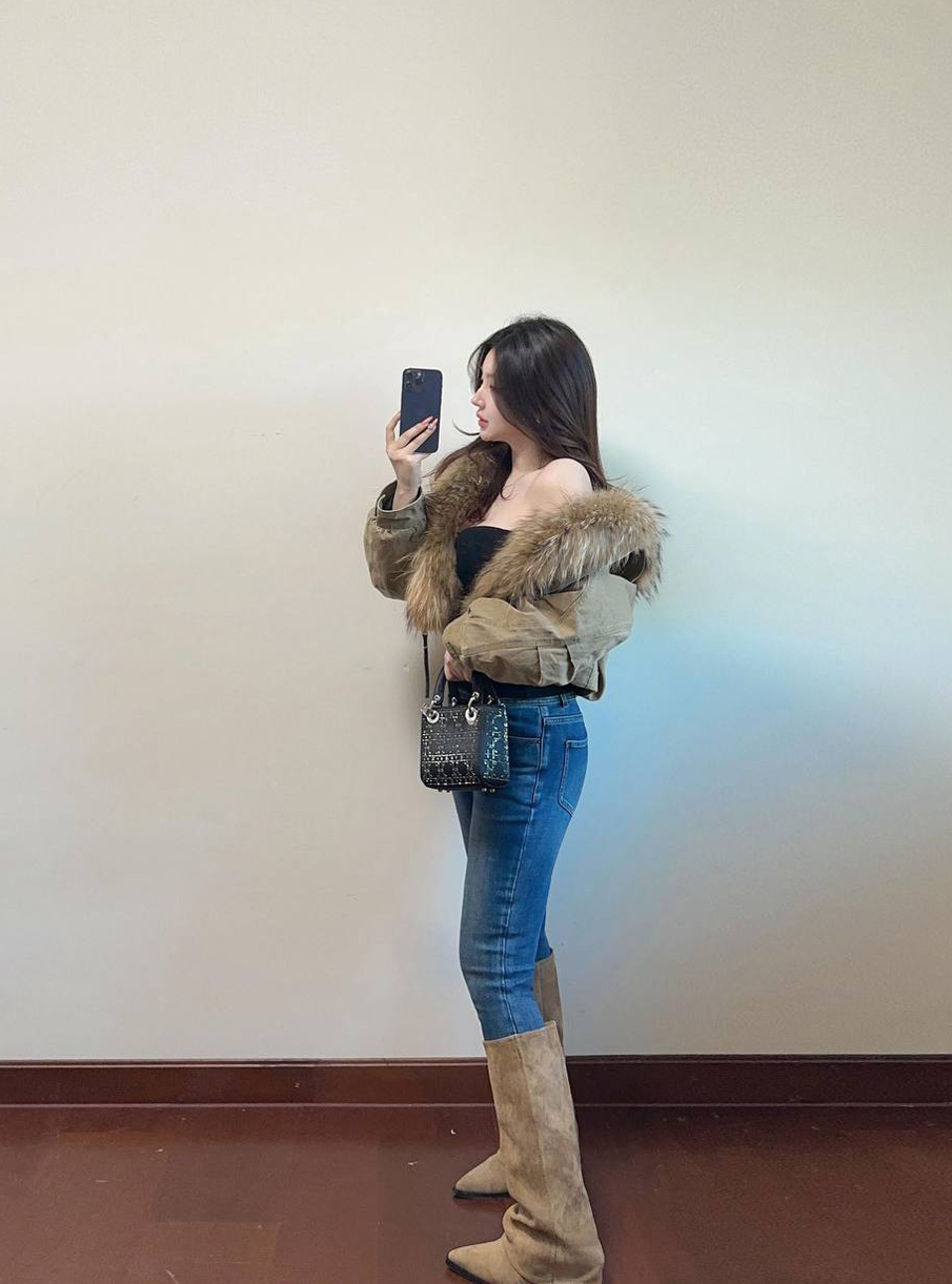 广州外围-童颜巨灯